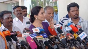 தமிழ்நாட்டில் என்ன வளர்ச்சி உள்ளது என,  வெள்ளை அறிக்கை தான் கேட்கிறோம், இப்போது வரைக்கும் கொடுக்கவில்லை, நடிகை குஷ்பூ மதுரை விமான நிலையத்தில் செய்தியாளர் சந்திப்பு…