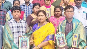 சிபிஎஸ்இ அரசுப் பொதுத்தேர்வு முடிவில் கிருஷ்ணகிரி ஸ்ரீ சைதன்யா பள்ளி மாணவன் ஜிதேந்திரா, சரக அளவில் 492 மதிப்பெண்கள் எடுத்து சாதனை, பள்ளி நிர்வாகம் சார்பில் நினைவு பரிசுகள் வழங்கி பாராட்டு…