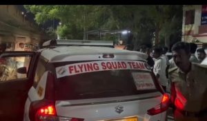 திருப்பரங்குன்றத்தில், 50 லட்ச ரூபாய் பணத்துடன் நின்று கொண்டிருந்த திமுகவினரை காவல் நிலையத்திற்கு அழைத்து சென்று விசாரணை…