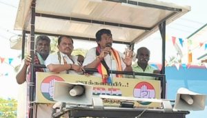 கிருஷ்ணகிரி காங்கிரஸ்  வேட்பாளரை  ஆதரித்து கர்நாடகா மாநில  அமைச்சர் ராமலிங்கரெட்டி,   கன்னட மொழியில் பேசி கை சின்னத்திற்கு வாக்கு சேகரித்தார்…