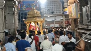 அண்ணாமலை பிறந்த நாளை முன்னிட்டு, திருப்பரங்குன்றம் சுப்பிரமணிய சுவாமி திருக்கோவிலில் தங்கத் தேர் இழுத்து வழிபாடு நடத்தினர்…