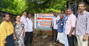 மதுரையில், பத்திரப்பதிவுத் துறையை தனியார் வசம் ஒப்படைக்கும் முயற்சியை கைவிட வலியுறுத்தி –  அரசு உரிமம் பெற்ற ஆவண எழுத்தாளர்கள் கருப்பு பேட்ஜ் அணிந்து கவன ஈர்ப்பு போராட்டம்…