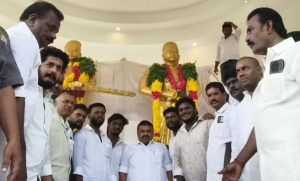 மாமன்னர் மருதுசகோதரர்களின் 225 வது நினைவுதினத்தை முன்னிட்டு , சிவகங்கையில் மேனாள் அமைச்சர் , சட்டமன்ற உறுப்பினர் ராஜகண்ணப்பன் மருதிருவர் சிலைகளுக்கு மாலை அணிவித்து மரியாதை செலுத்தினார்…
